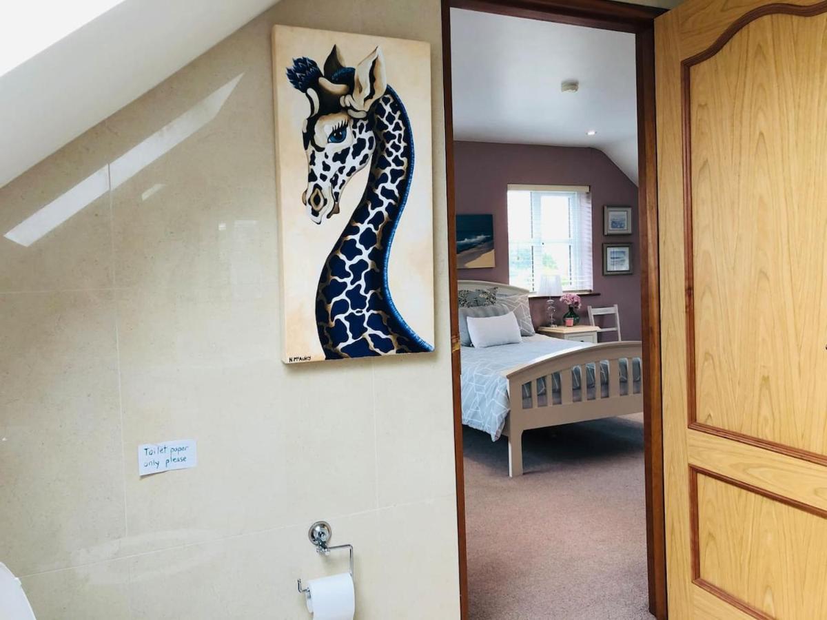 Connemara. 3 Bedroom, 8 Bed, Holiday Home Γκάλγουεϊ Εξωτερικό φωτογραφία