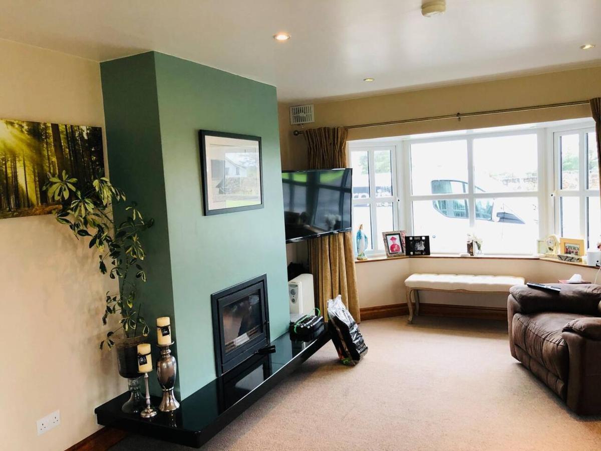 Connemara. 3 Bedroom, 8 Bed, Holiday Home Γκάλγουεϊ Εξωτερικό φωτογραφία