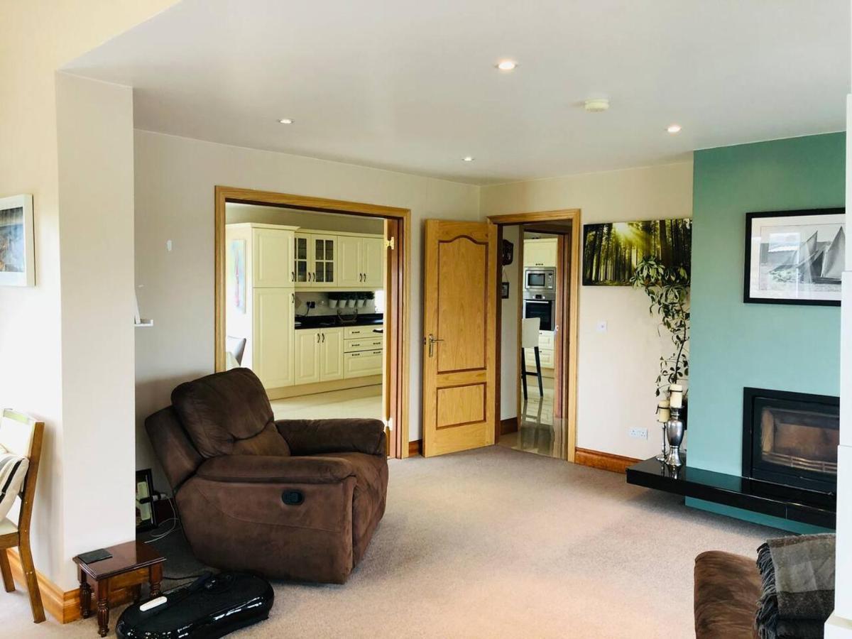Connemara. 3 Bedroom, 8 Bed, Holiday Home Γκάλγουεϊ Εξωτερικό φωτογραφία