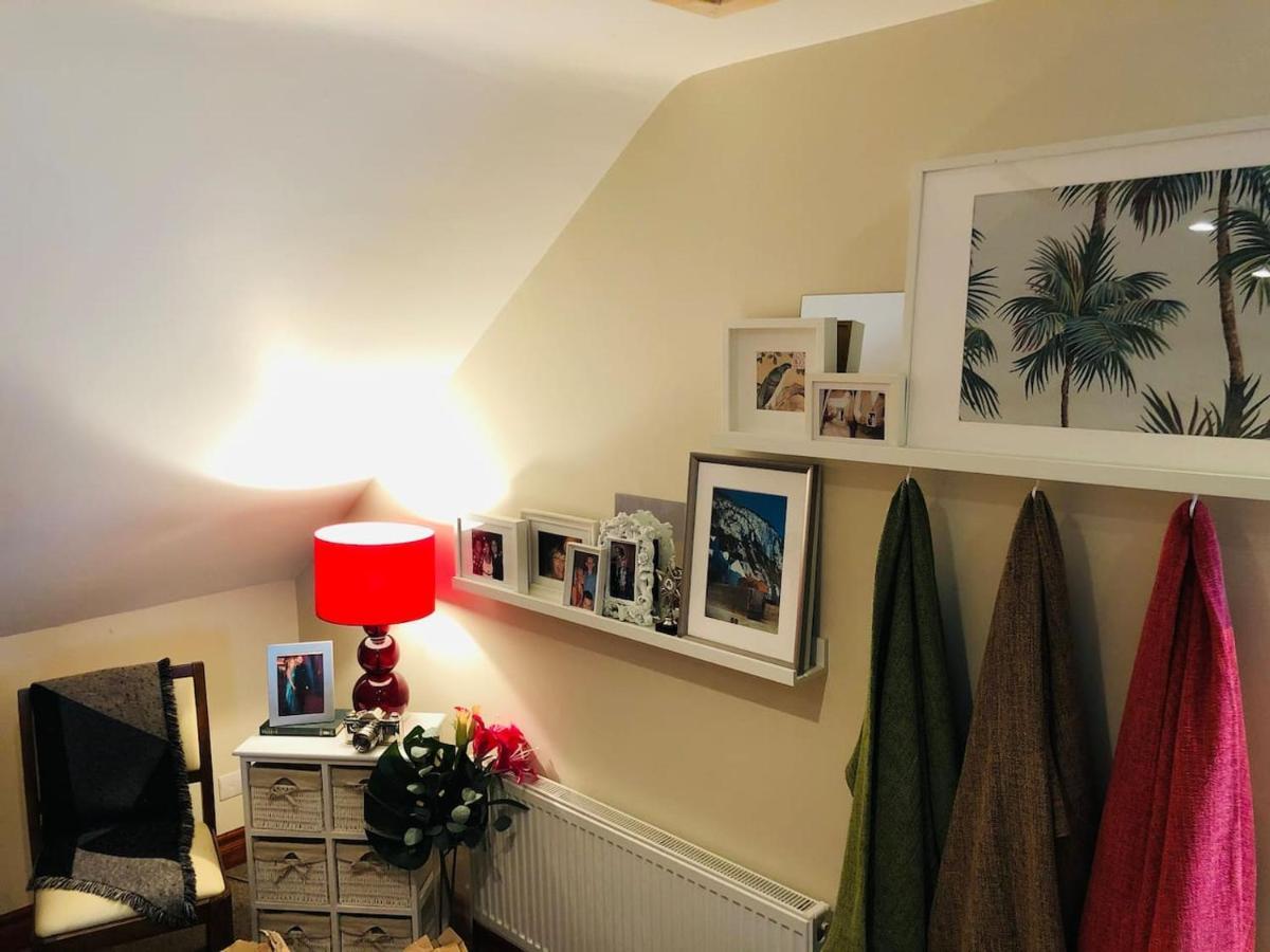 Connemara. 3 Bedroom, 8 Bed, Holiday Home Γκάλγουεϊ Εξωτερικό φωτογραφία