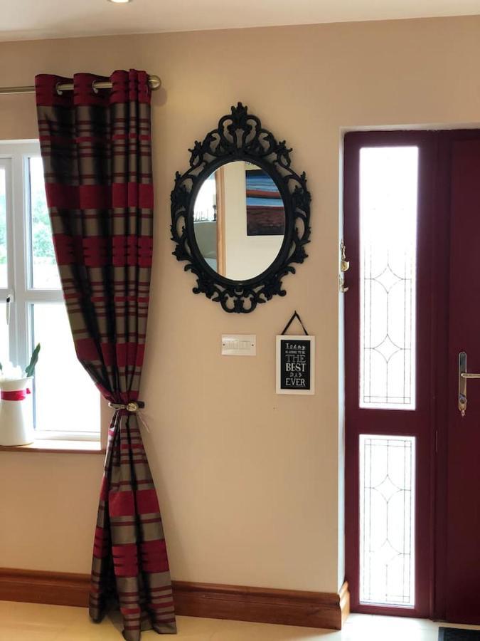 Connemara. 3 Bedroom, 8 Bed, Holiday Home Γκάλγουεϊ Εξωτερικό φωτογραφία
