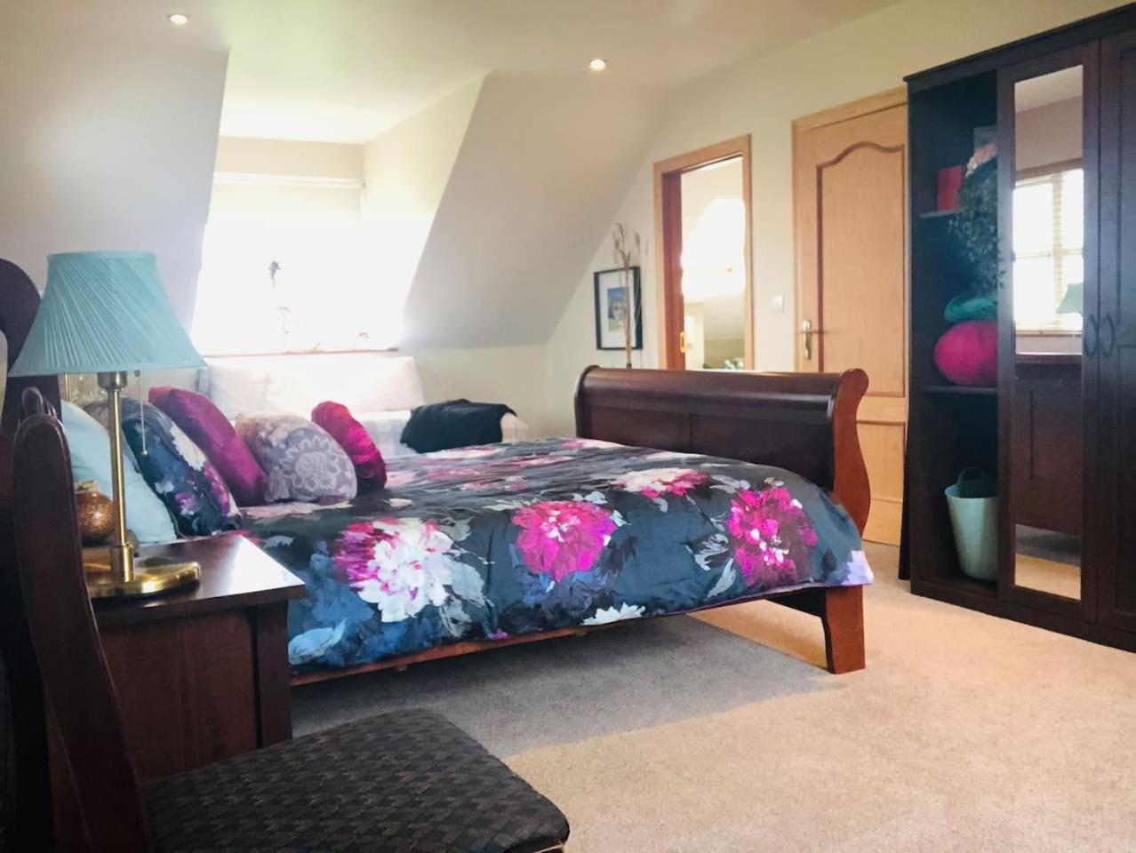 Connemara. 3 Bedroom, 8 Bed, Holiday Home Γκάλγουεϊ Εξωτερικό φωτογραφία