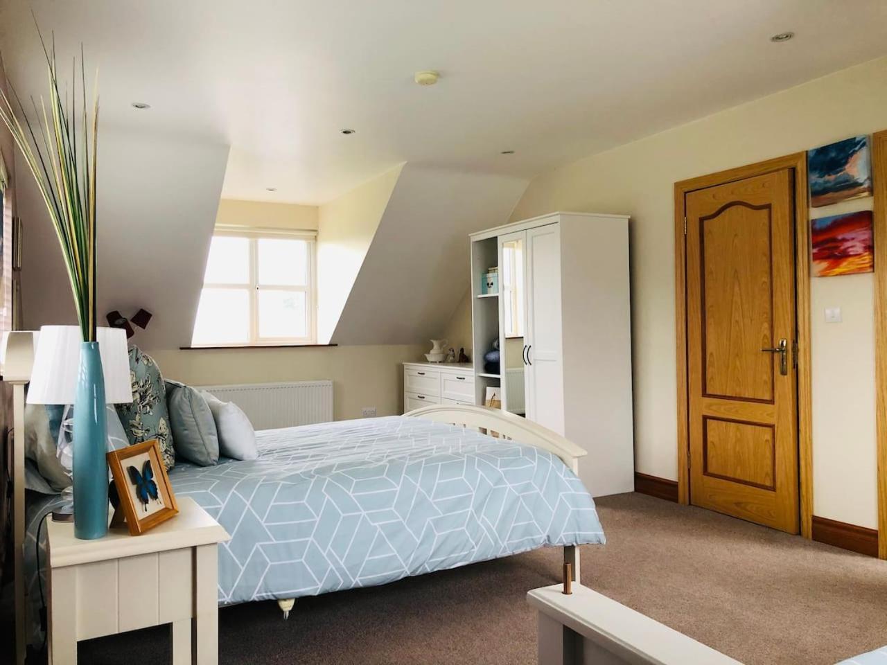 Connemara. 3 Bedroom, 8 Bed, Holiday Home Γκάλγουεϊ Εξωτερικό φωτογραφία